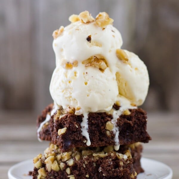 Cake flour brownie topped off with vanilla ice cream