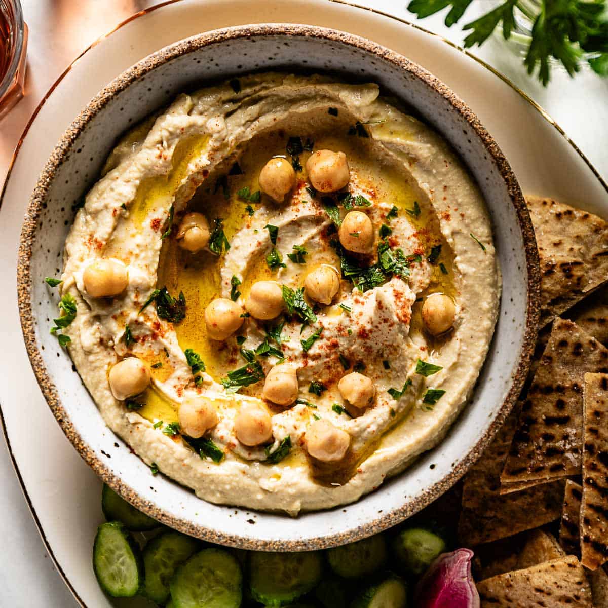 https://foolproofliving.com/wp-content/uploads/2014/03/authentic-hummus-recipe.jpg