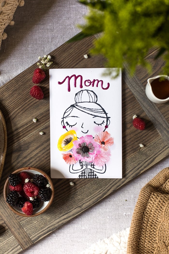 A greeting card to serve with on Mother's Day breakfast