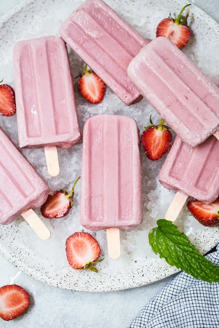 4-Ingredient Strawberry Coconut Milk Popsicles {Vegan} - Foolproof