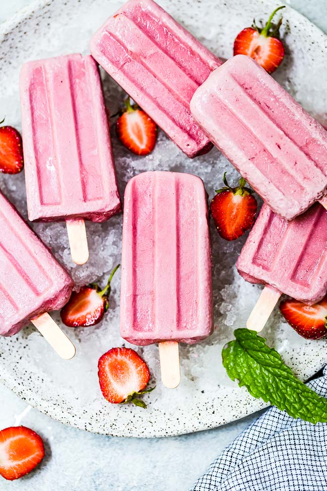 Easy to make creamy fruit popsicles for summer