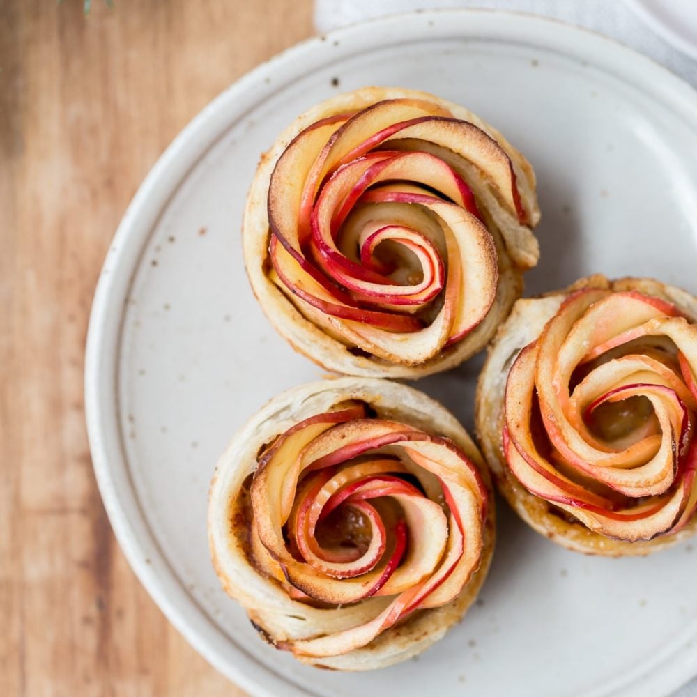 How To Make Apple Roses {VIDEO} - Foolproof Living