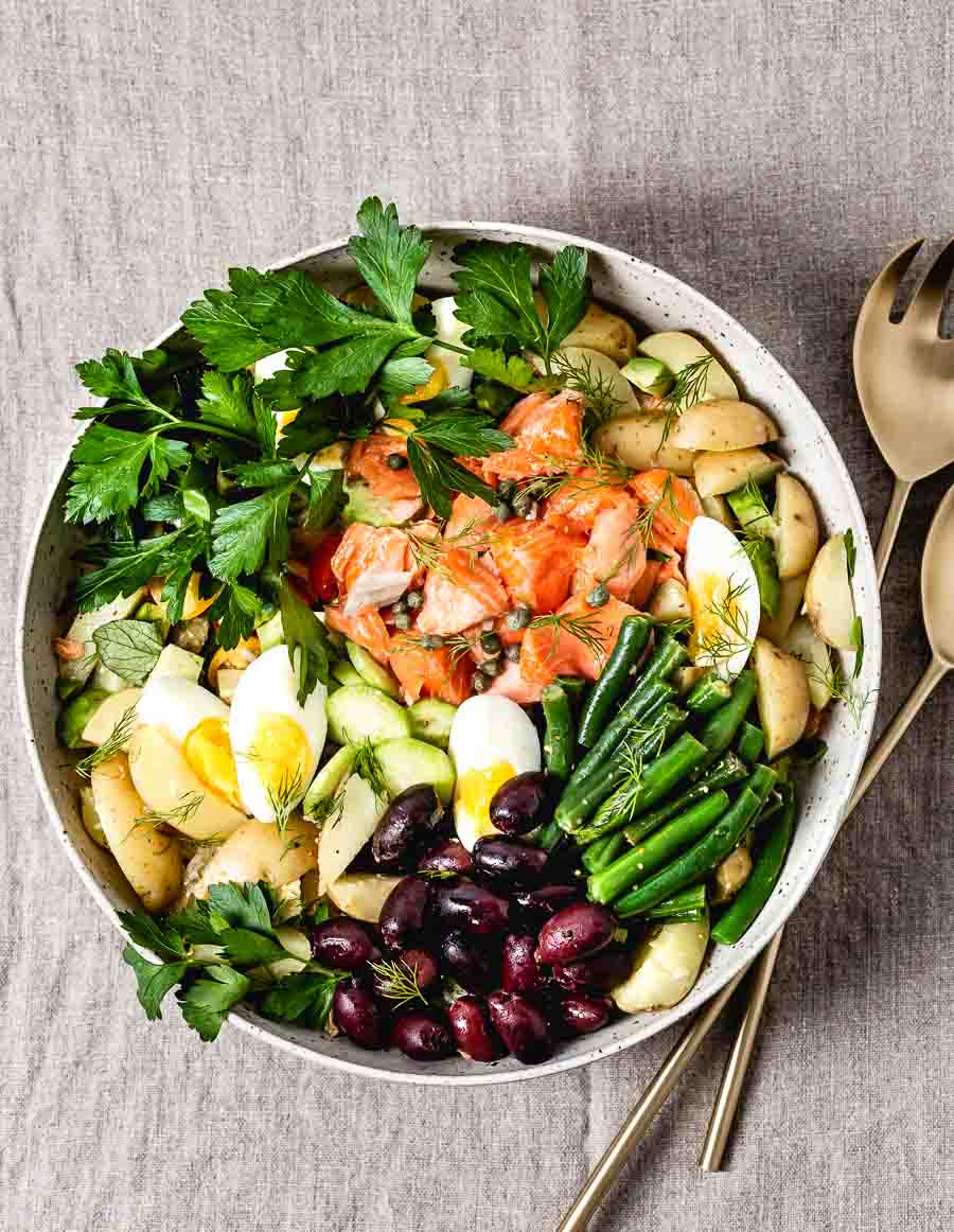 Salmon Niswa Salad photographed from the top view.