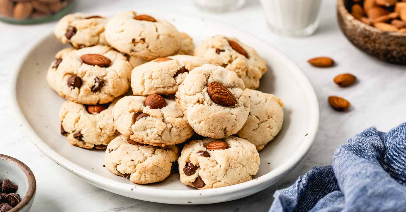 6 Ingredient Almond Flour Cookies With Chocolate Chips Foolproof Living