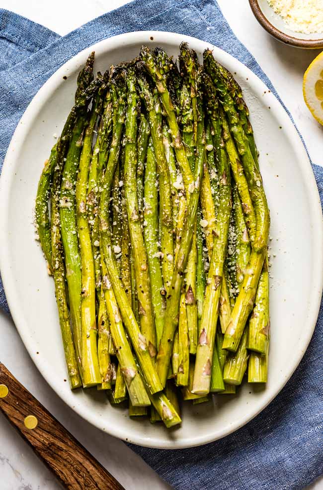 Baked Asparagus in an oval plate