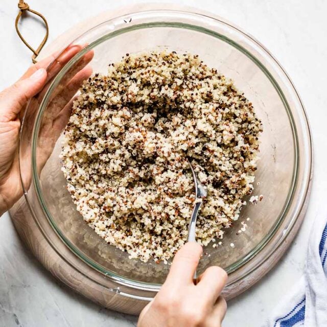 How To Cook Quinoa In Microwave (Quick & Easy) Foolproof Living