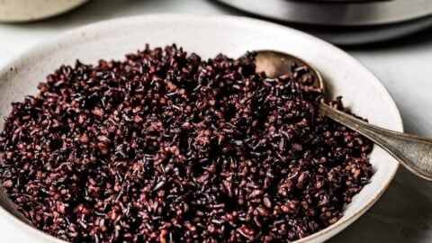 https://foolproofliving.com/wp-content/uploads/2021/07/Black-Rice-in-rice-cooker-recipe-image-480x270.jpg