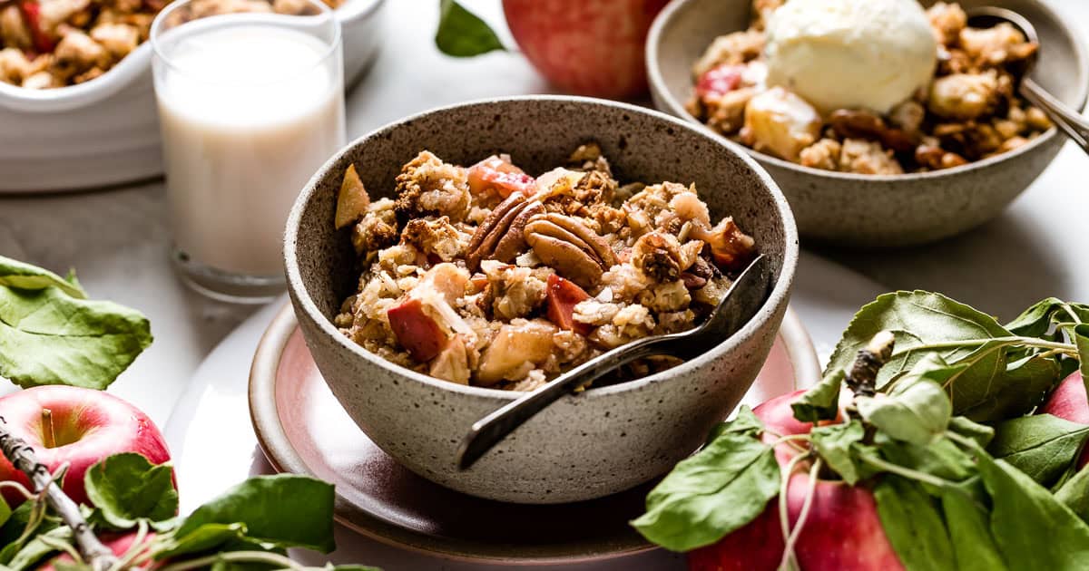 Vegan Apple Crisp Recipe (No Butter & No Sugar Added)