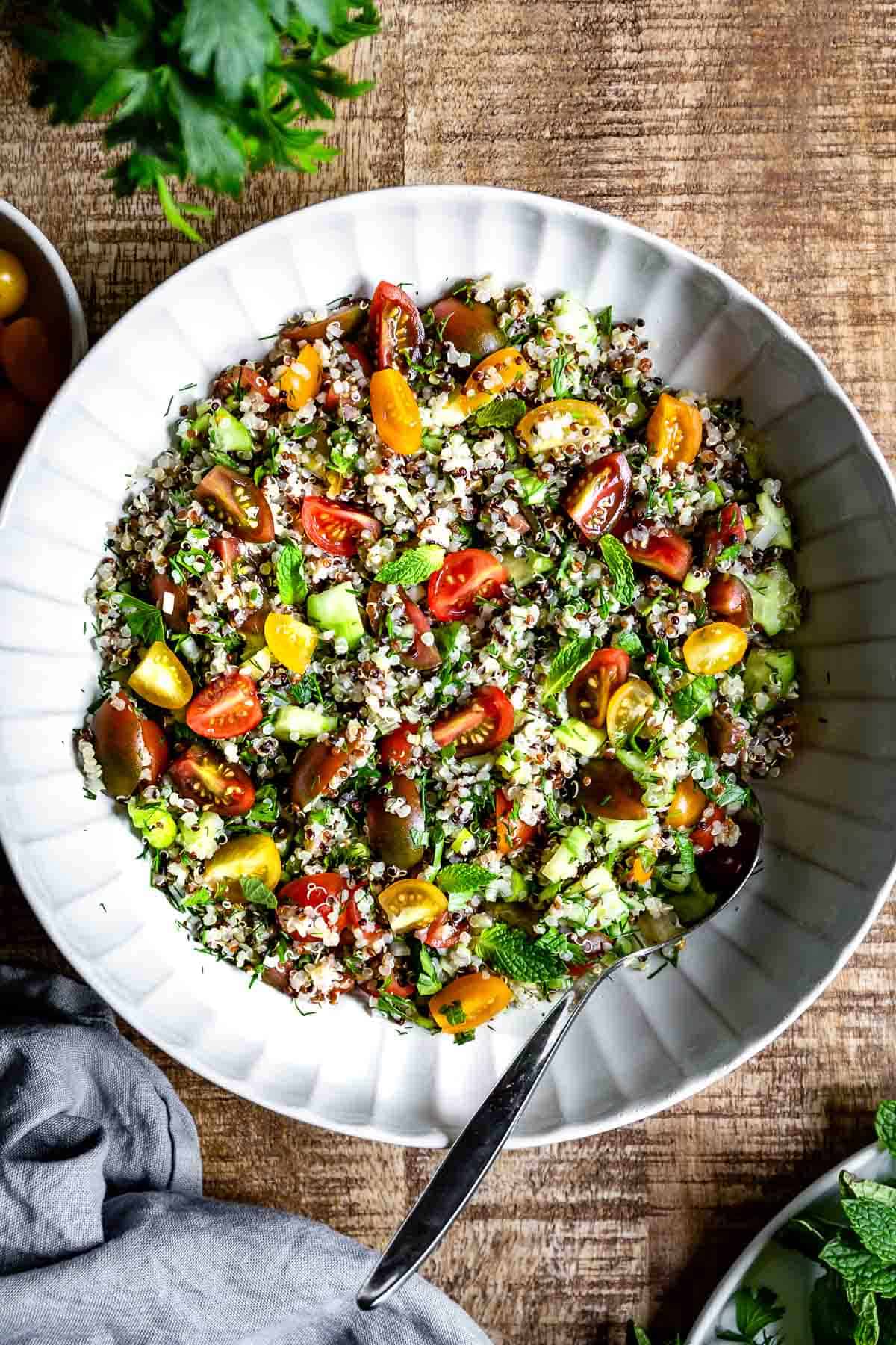 https://foolproofliving.com/wp-content/uploads/2021/09/Quinoa-Salad-Recipes-Ideas.jpg