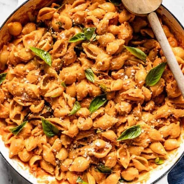 Gigi hadid vodka pasta from the top view.