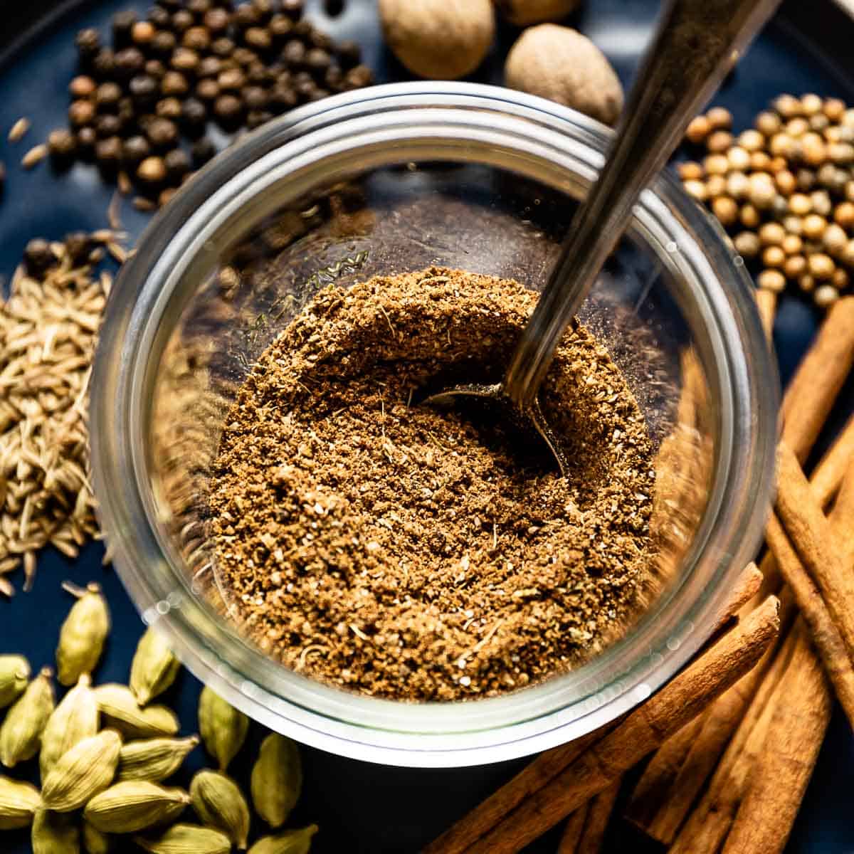 https://foolproofliving.com/wp-content/uploads/2023/08/baharat-spice-blend-recipe.jpg